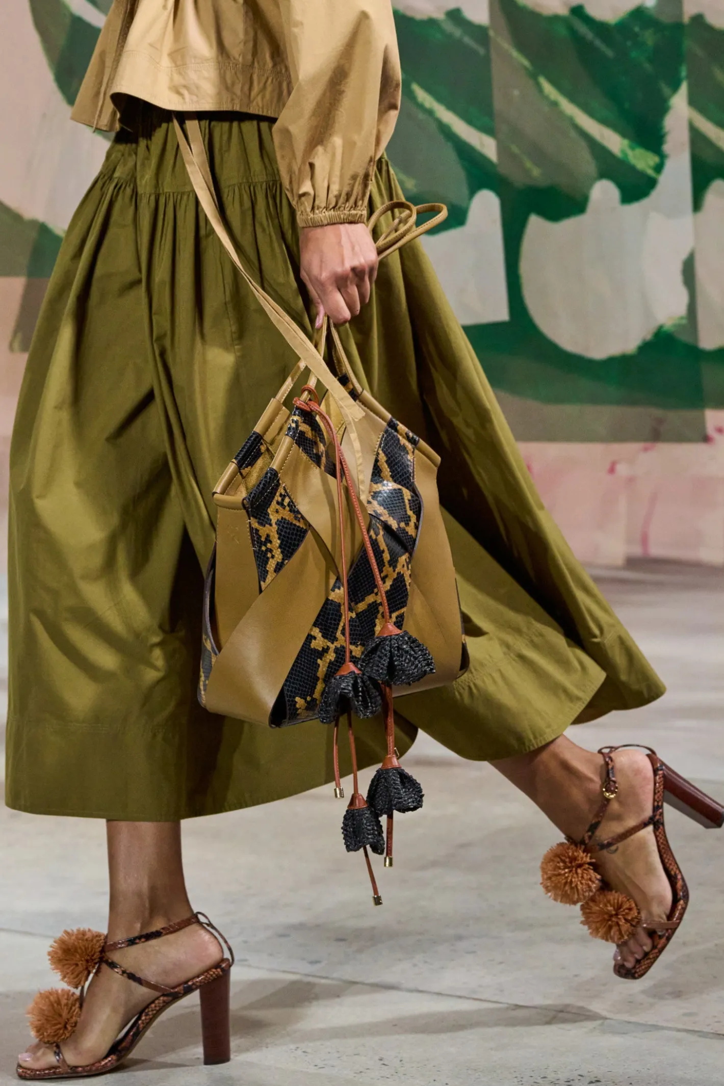 Ulla Johnson Charlotte Woven Large Tote< Handbags